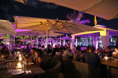 Deck at Island Gardens