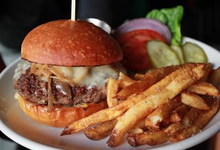 Avenue's Bar & Eatery