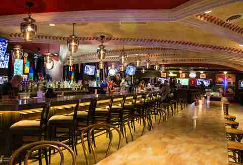 Best Themed Bars in Las Vegas, Nevada - Thrillist