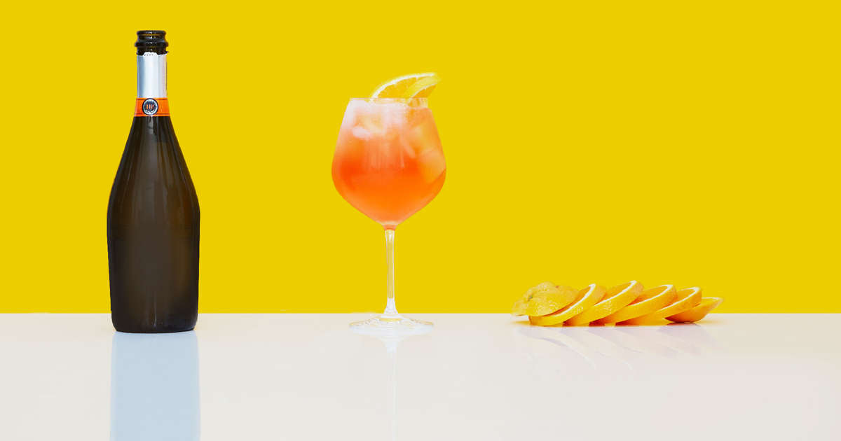 Aperol Spritz Recipe: How to Make an Aperol Spritz Cocktail - Thrillist