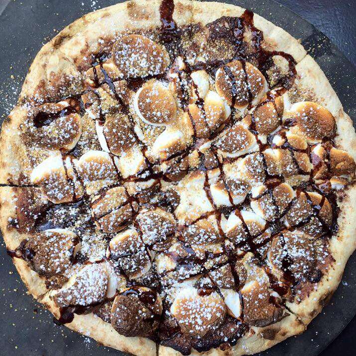 Bar Toma dessert pizza