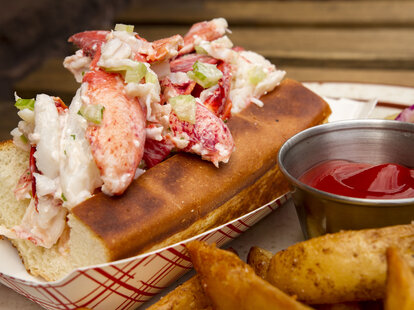 lobster roll greenpoint fish & lobster