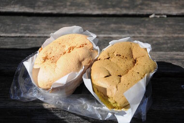 sponge cake at New Kam Hing Coffee Shop