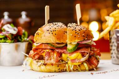 Burger & Lobster