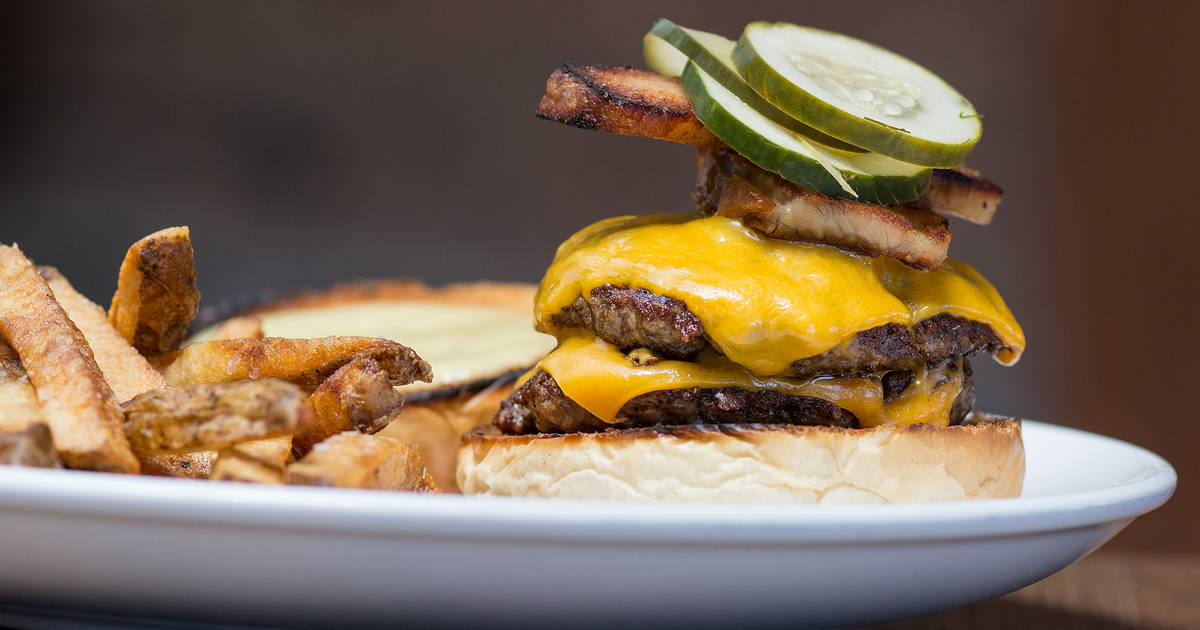 best burgers in milwaukee county