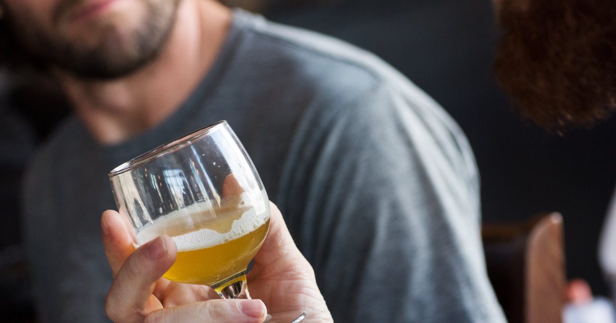 How to Drink Beer Without Ruining the Flavor Mistakes to Avoid Thrillist