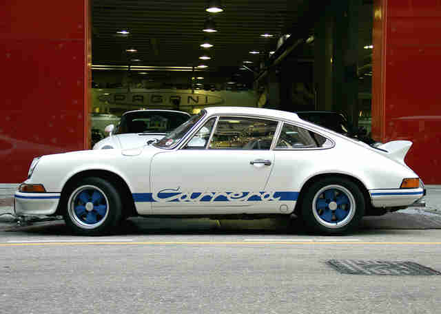 White Porsche 911 Carrera