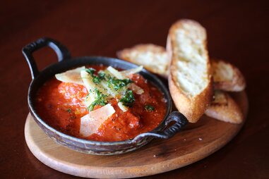 Artesano Vino Tapas Y Mas