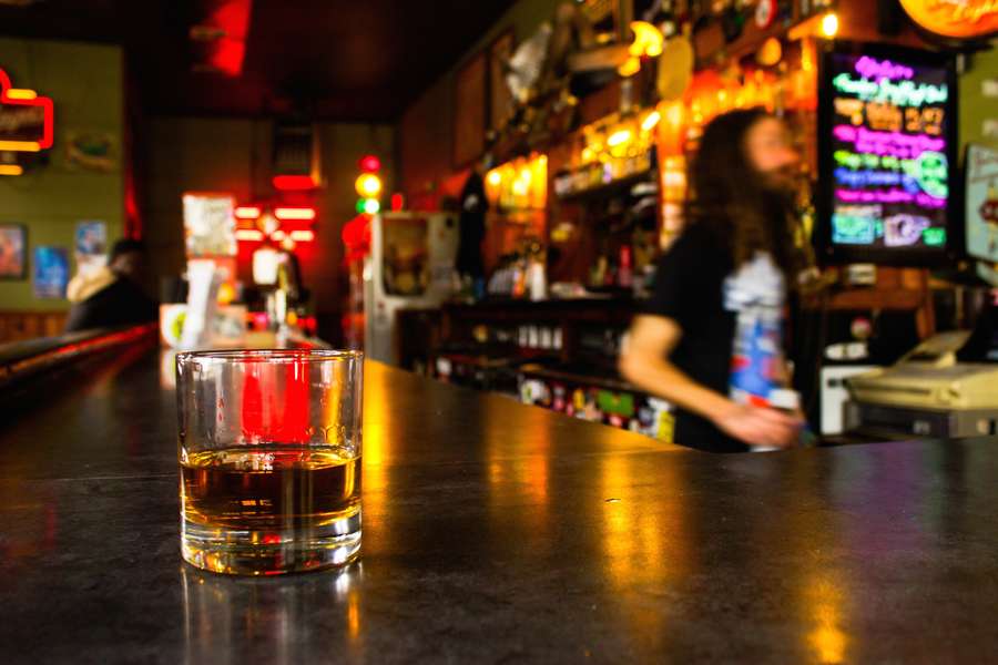 The Best Dive Bars in the USA, According to Famous Chefs Thrillist