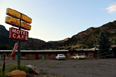 Cimarron abandoned motel