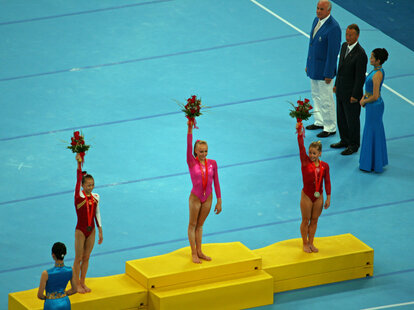 women’s gymnastics medal ceremony beijing 2008
