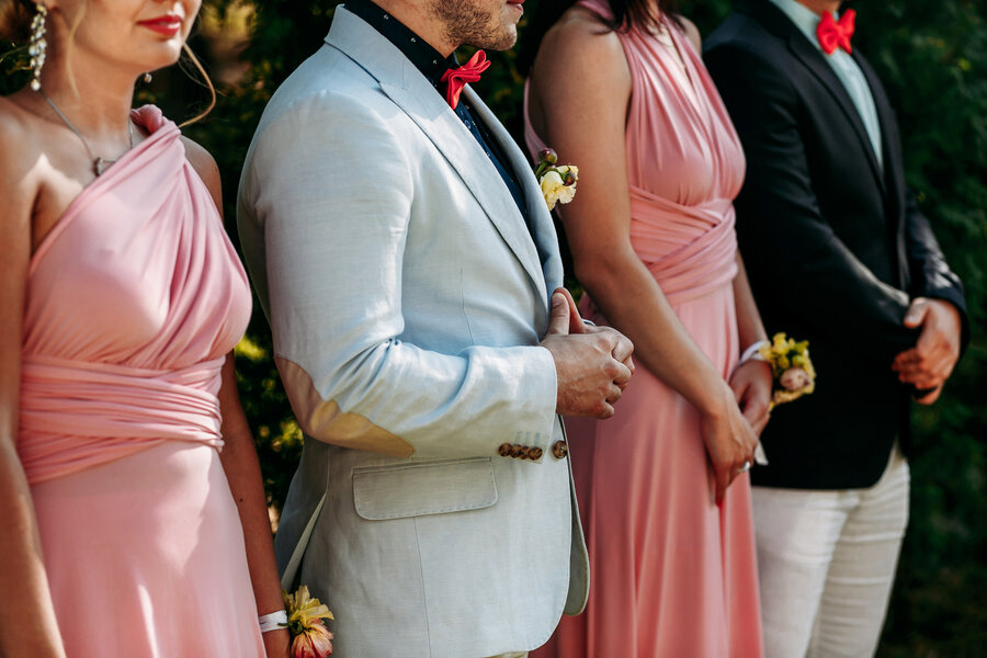 Best Wedding Date Etiquette for the Plus One Guest - Thrillist