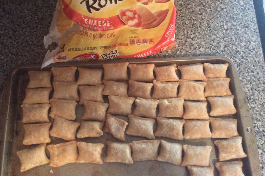 People Are Mad Totino S 40 Count Pizza Rolls Have 39 Rolls Thrillist