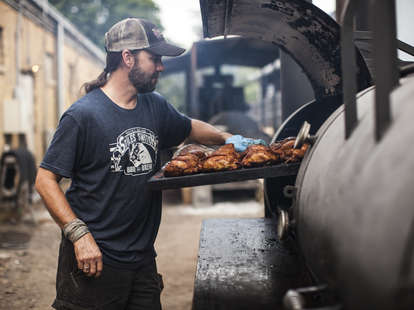 A Wireless Meat Thermometer Is the Secret to Winter Barbecuing, According  to Pitmasters