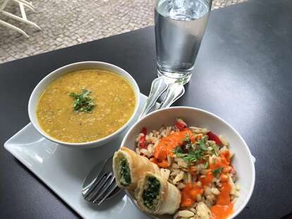 orzo salad and soup rootz berlin