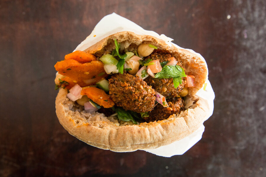 Cheap Eats NYC: Maoz $5.75 Falafel Sandwich - Thrillist