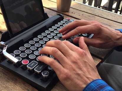freewrite portable typewriter hipster