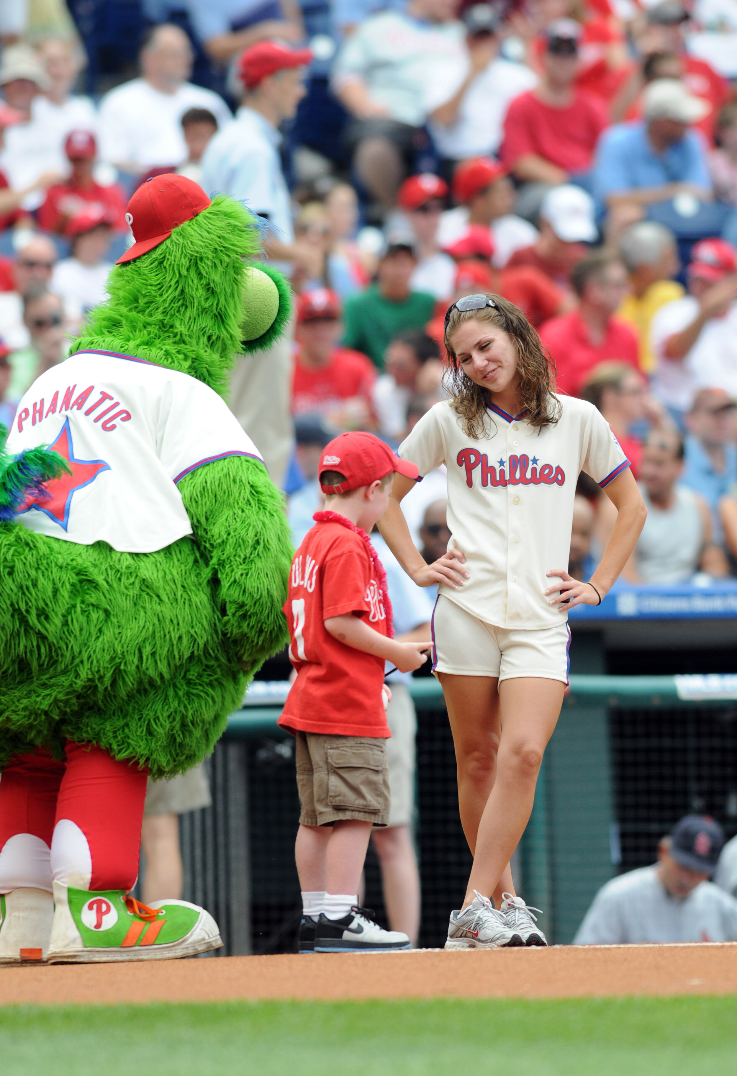 phillies ball girls