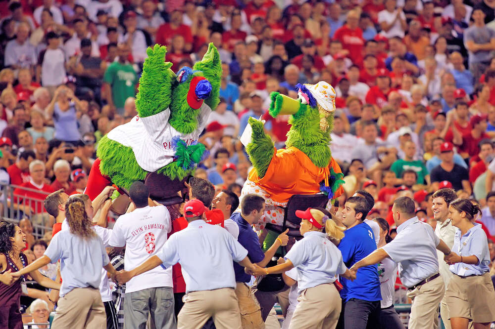 Fans flock to Ocean City Boardwalk to meet Phillies greats, Phanatic at  Manco & Manco