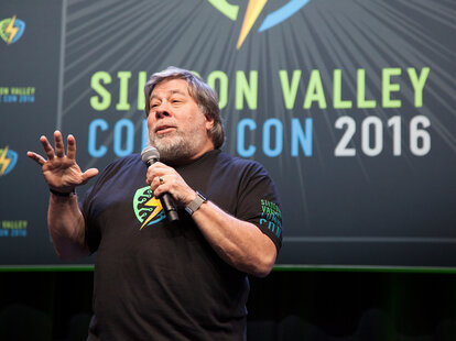 steve wozniak on stage speaking