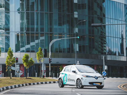 nutonomy self driving cars start testing in singapore