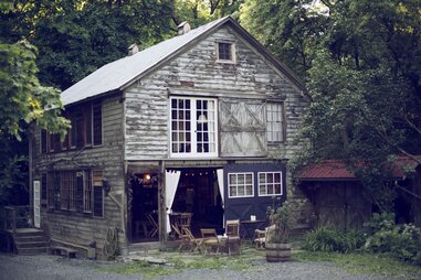 Rustic-chic at The Barn in Tivoli