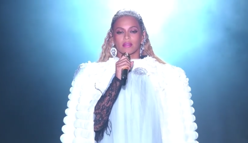 VMAs 2016: Stream Beyoncé's Full Performance and Speeches - Thrillist