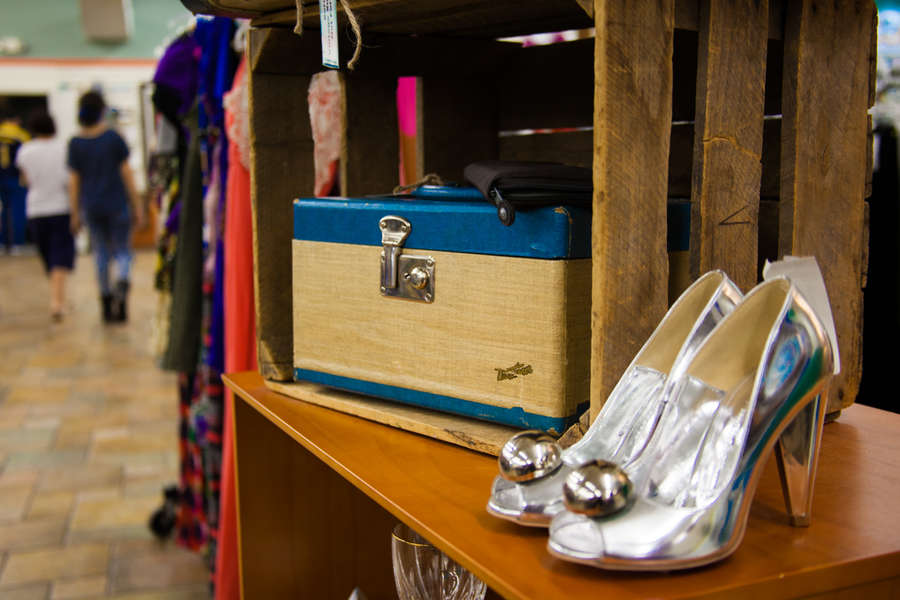 Unclaimed Baggage Center in Alabama Gets Your Lost Airline Luggage