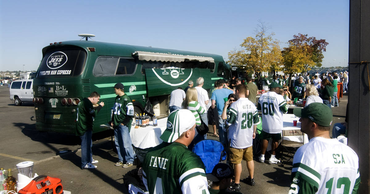 Jets vs Falcons Tailgate Bus and Party - Buy tickets