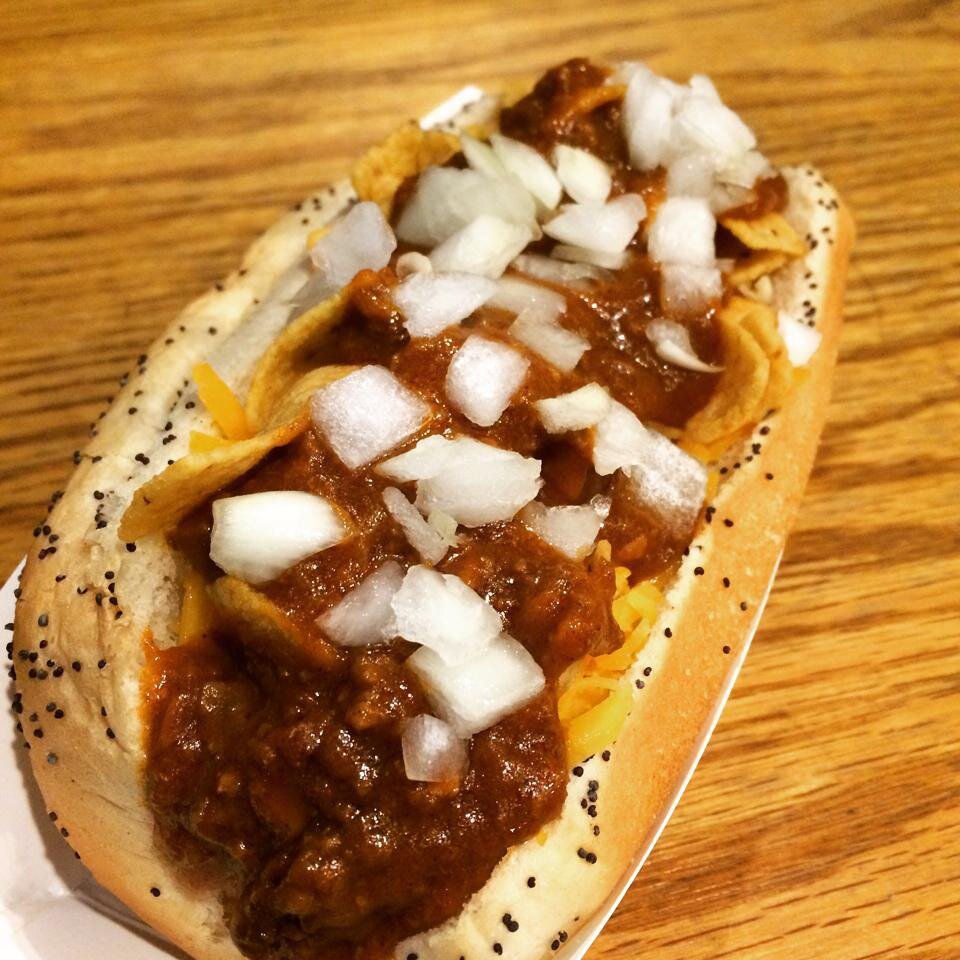 D’s Six Pax & Dogz