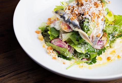 The Best Seafood Restaurants In Charleston Sc Thrillist Edmund S Oast
