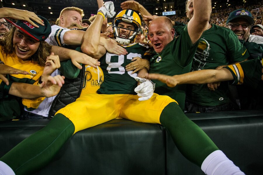 The Wearing Of the Green (and Gold): At Least the Packers *DRESSED* Well.