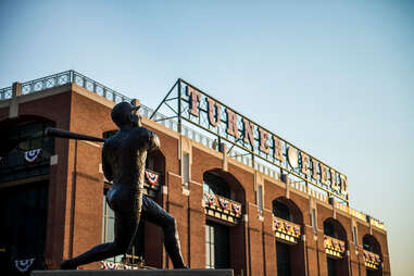 Turner Field's Hank Aaron statue won't follow Braves to new ballpark