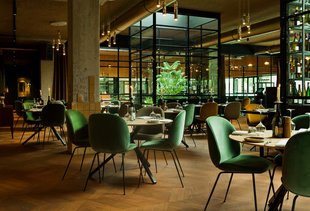 The Best Amsterdam Spots to Take a Lunch Date