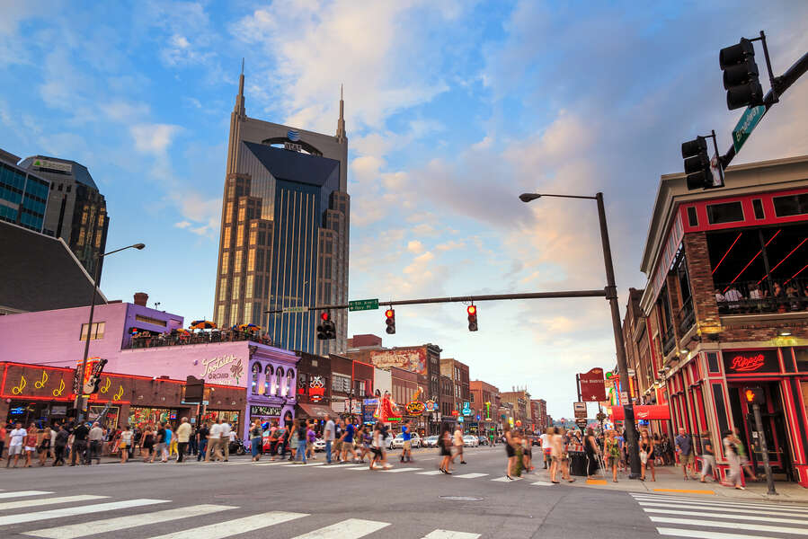 things-to-do-on-lower-broad-nashville-that-locals-love-thrillist