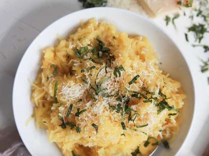 microwave parmesan herb spaghetti squash 