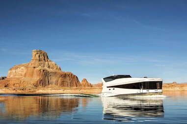 Lake Powell Resorts and Marinas