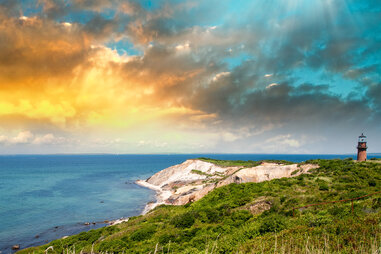 martha’s vineyard lighthouse at sunrise