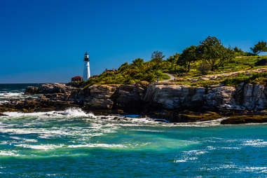 lighthouse at fort williams park