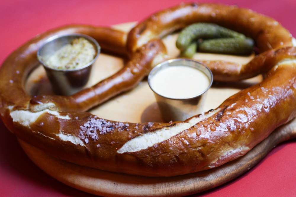 Best German Beer Halls And Bars For Oktoberfest In America Thrillist