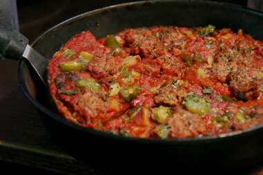 pequod’s deep dish pizza