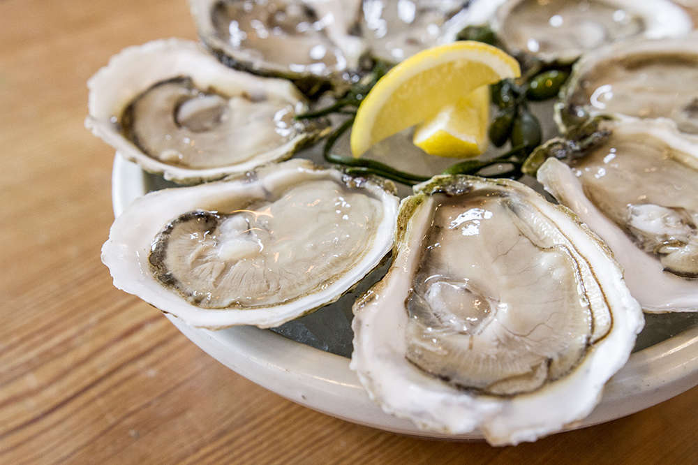 Best Oyster Bars In Nyc Places With Delicious Raw Oysters In The City Thrillist