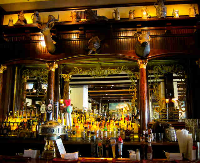 History of Alcohol in Washington, DC: Crazy Tales of Battles & Brothels