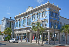 Escape Post-Election Stress by Exploring Charleston's Most Beautiful Streets