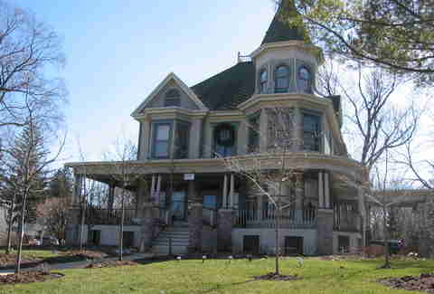 groundhog day house