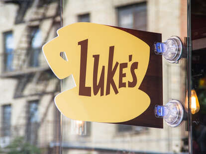 luke’s gilmore girls pop-up