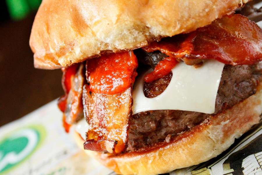 wahlburger 4s flight club