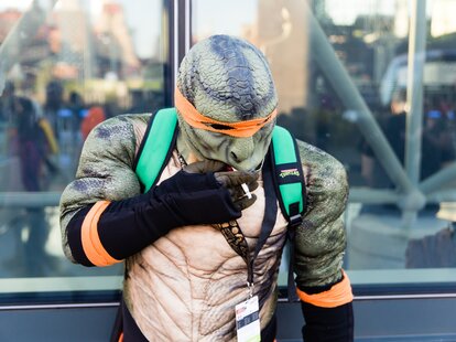 ninja turtle smoking comic con nyc 2016 cosplayer