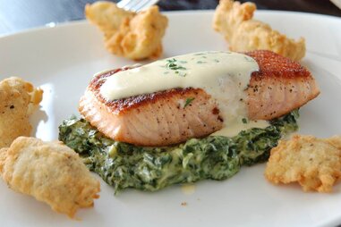 Brisbi’s Lakefront Restaurant & Bar