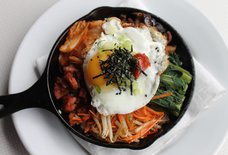 The 8 Best Neighborhoods for Eating in Honolulu, Ranked